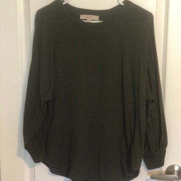 Green Shirt - Picture 1 of 4